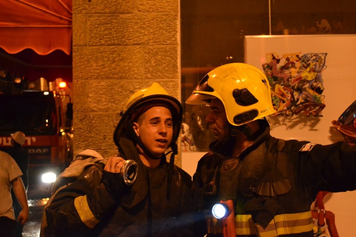 קרבן פסח: בית חב"ד בירושלים עלה בלהבות