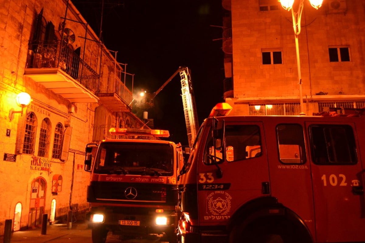 קרבן פסח: בית חב"ד בירושלים עלה בלהבות