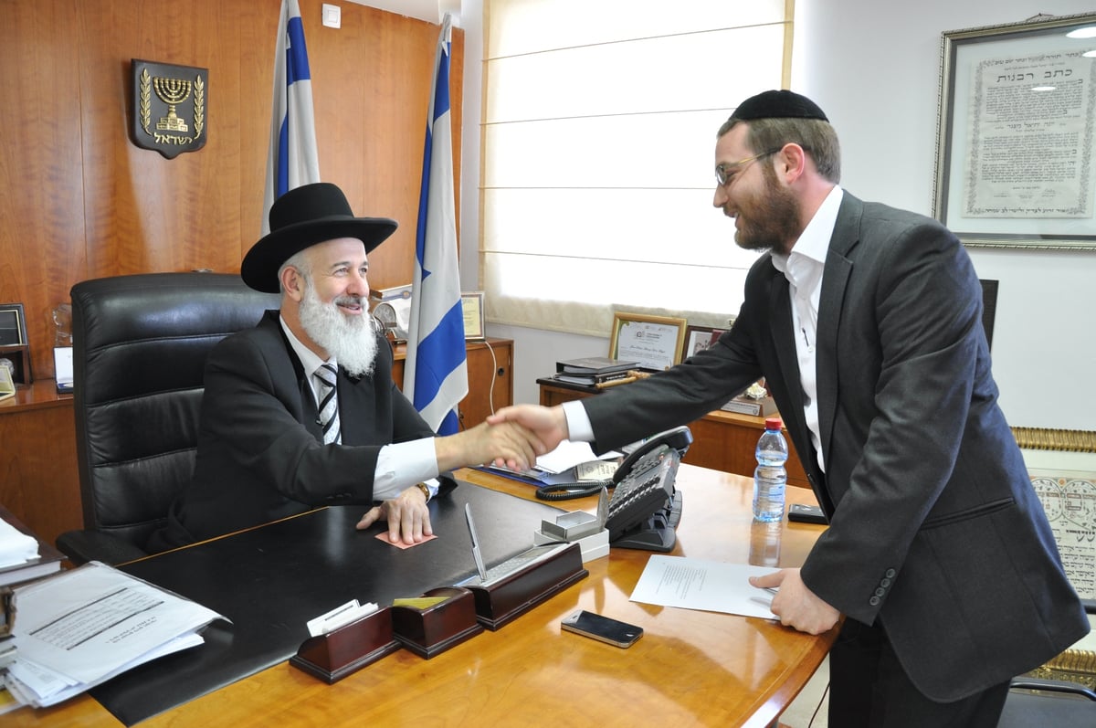 "לא התערבתי בסוגיית הגיור בגלל הסכם עם הרב עמאר"