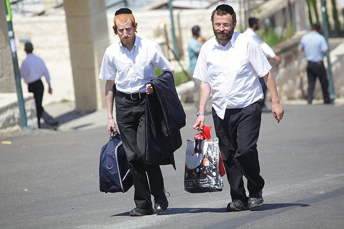 הנהירה למירון: אלפים כבר הגיעו > גלריה