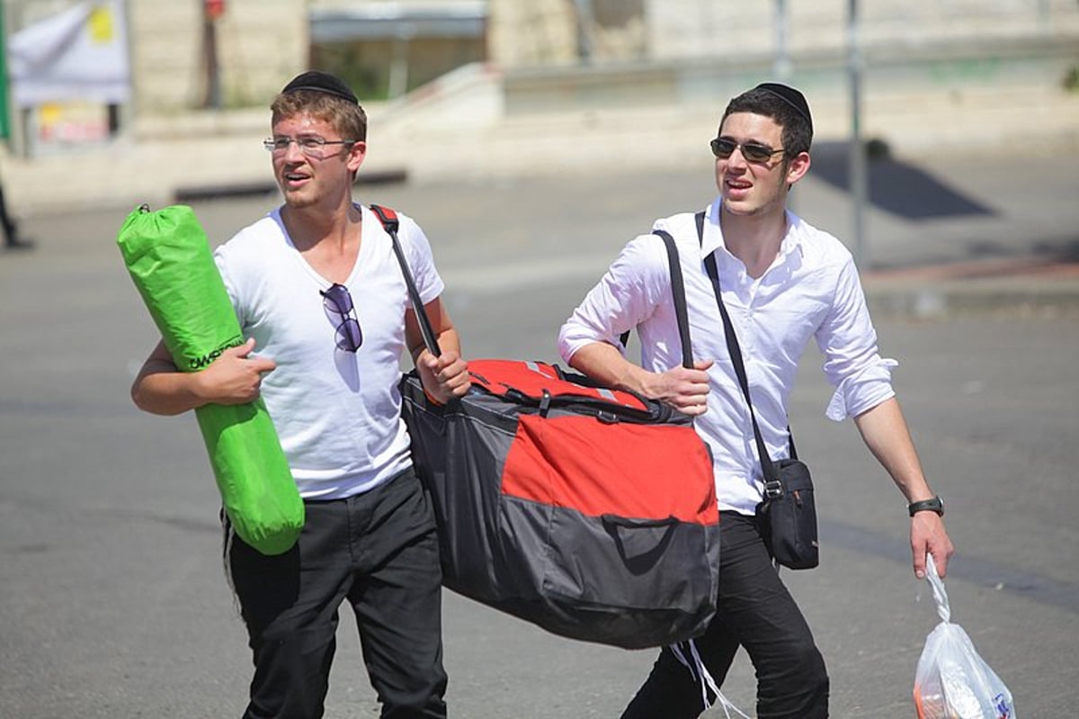 הנהירה למירון: אלפים כבר הגיעו > גלריה