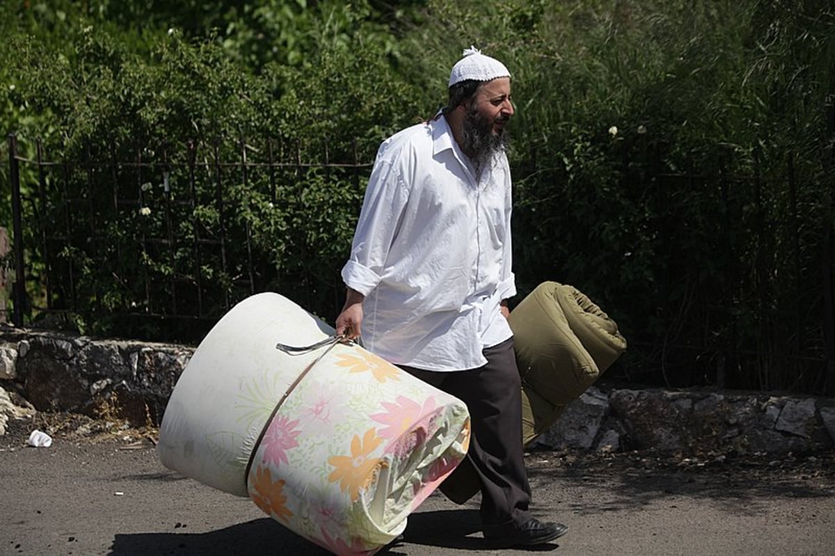 הנהירה למירון: אלפים כבר הגיעו > גלריה