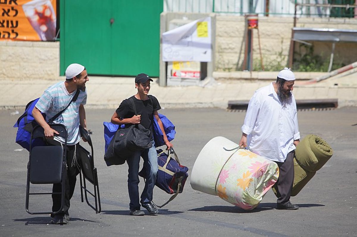 הנהירה למירון: אלפים כבר הגיעו > גלריה