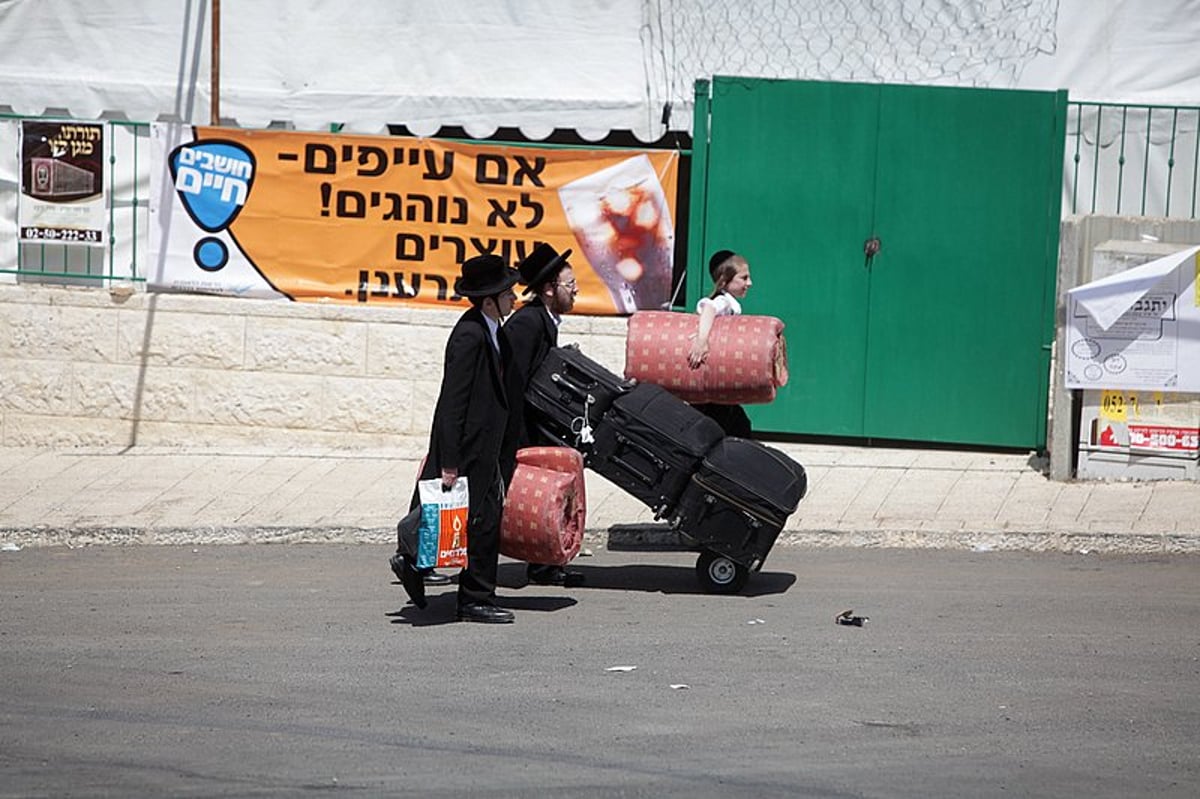 הנהירה למירון: אלפים כבר הגיעו > גלריה