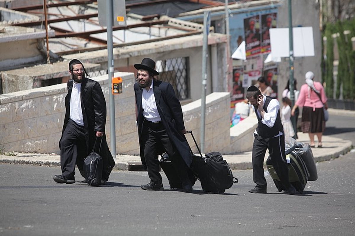 הנהירה למירון: אלפים כבר הגיעו > גלריה