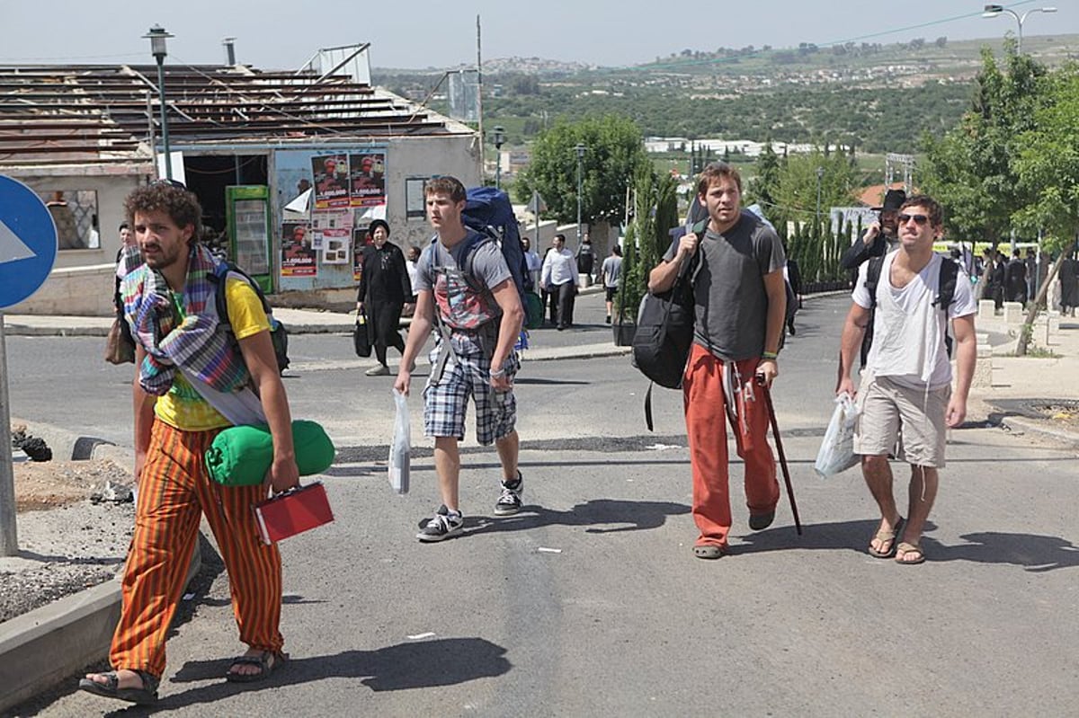 הנהירה למירון: אלפים כבר הגיעו > גלריה