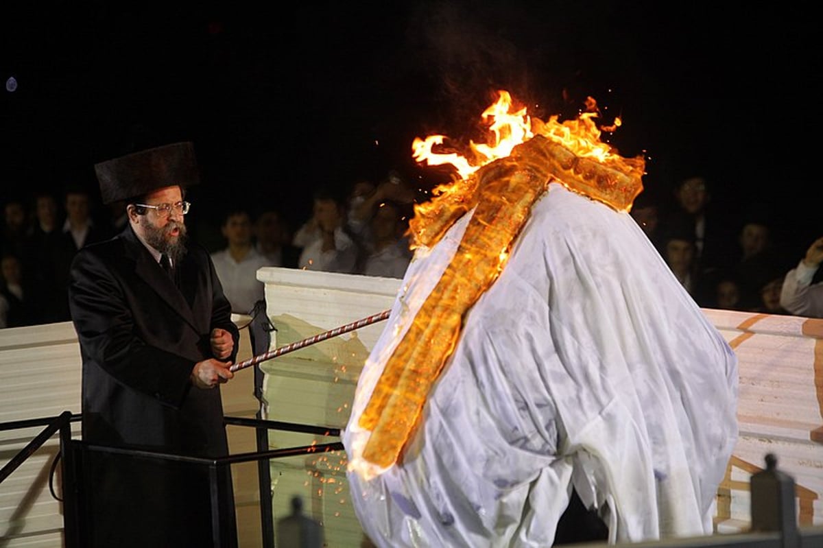 כ"ק האדמו"ר מבאיאן פתח את אירועי מירון בהדלקה המרכזית