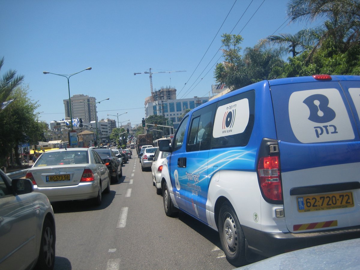 להיט חרדי: מונית הכסף של רדיו "קול חי"