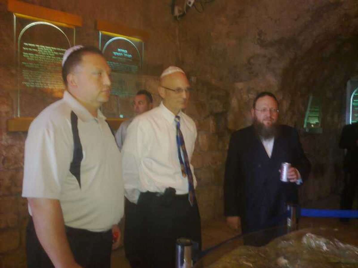 מנתח הגרי"ש בכותל: "שיהיה לרב אריכות ימים ושנים טובות"