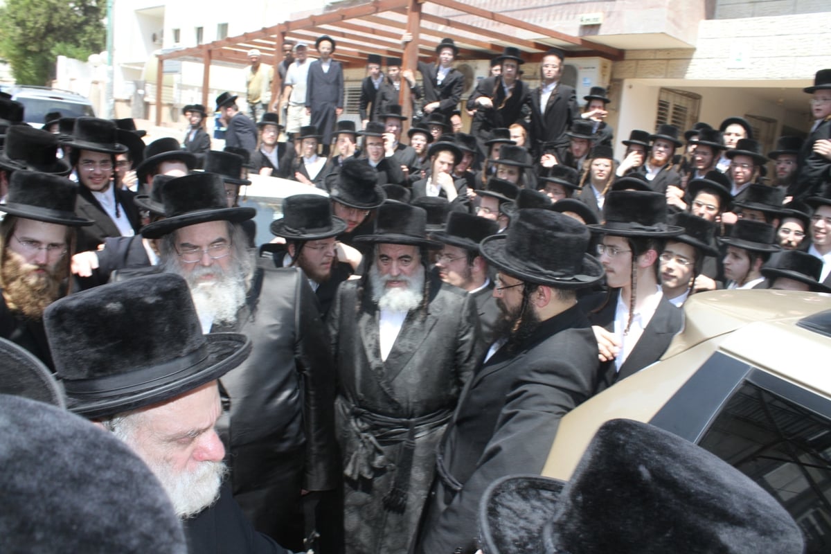 פגישה מפתיעה: האדמו"ר מבעלזא ורבי ישראל הגר