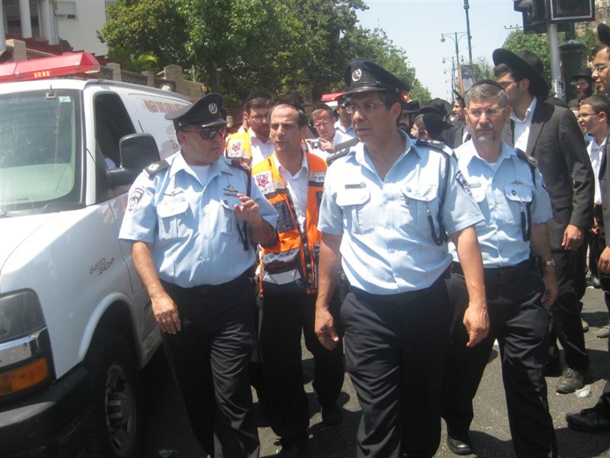 חום כבד: עשרות אלפי בקבוקי שתייה למשתתפי הלווויה