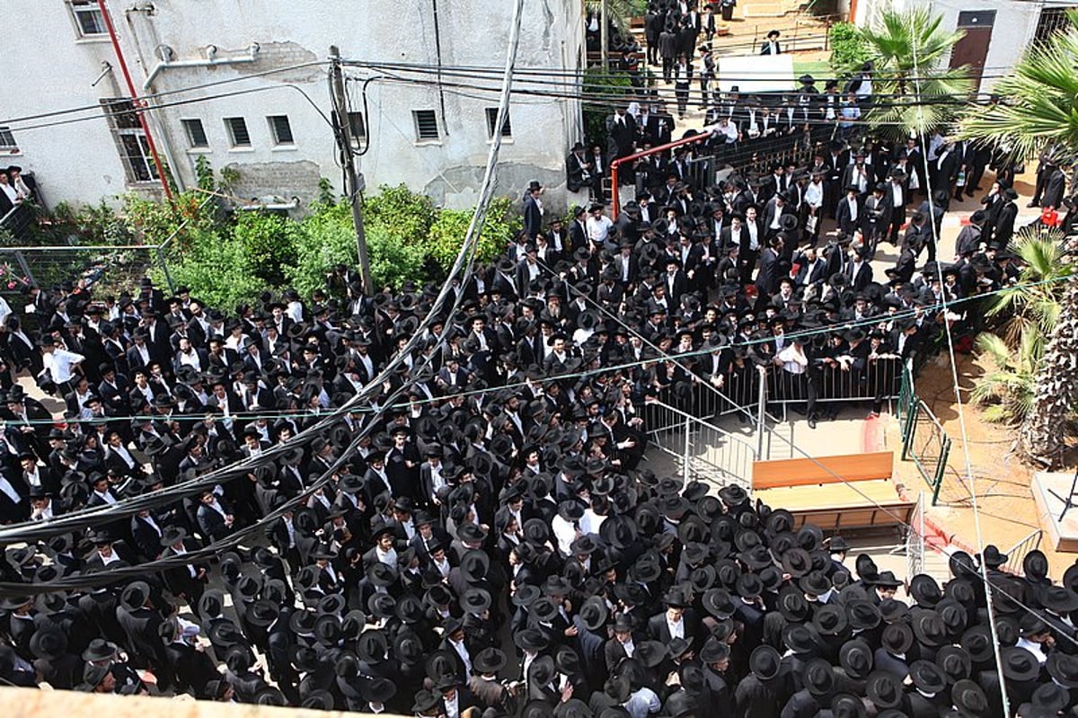 מאה אלף בהלווית מרן רבי מיכל-יהודה לפקוביץ' זצ"ל