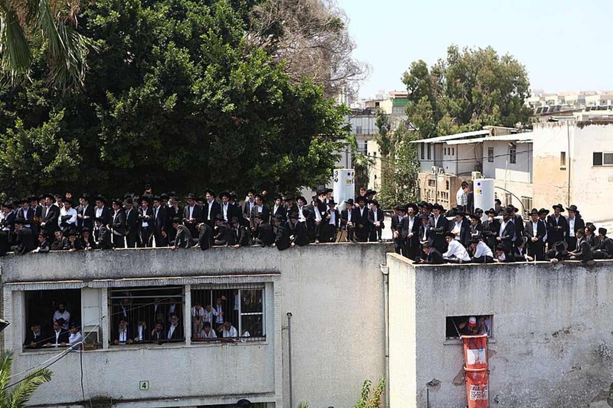 מאה אלף בהלווית מרן רבי מיכל-יהודה לפקוביץ' זצ"ל