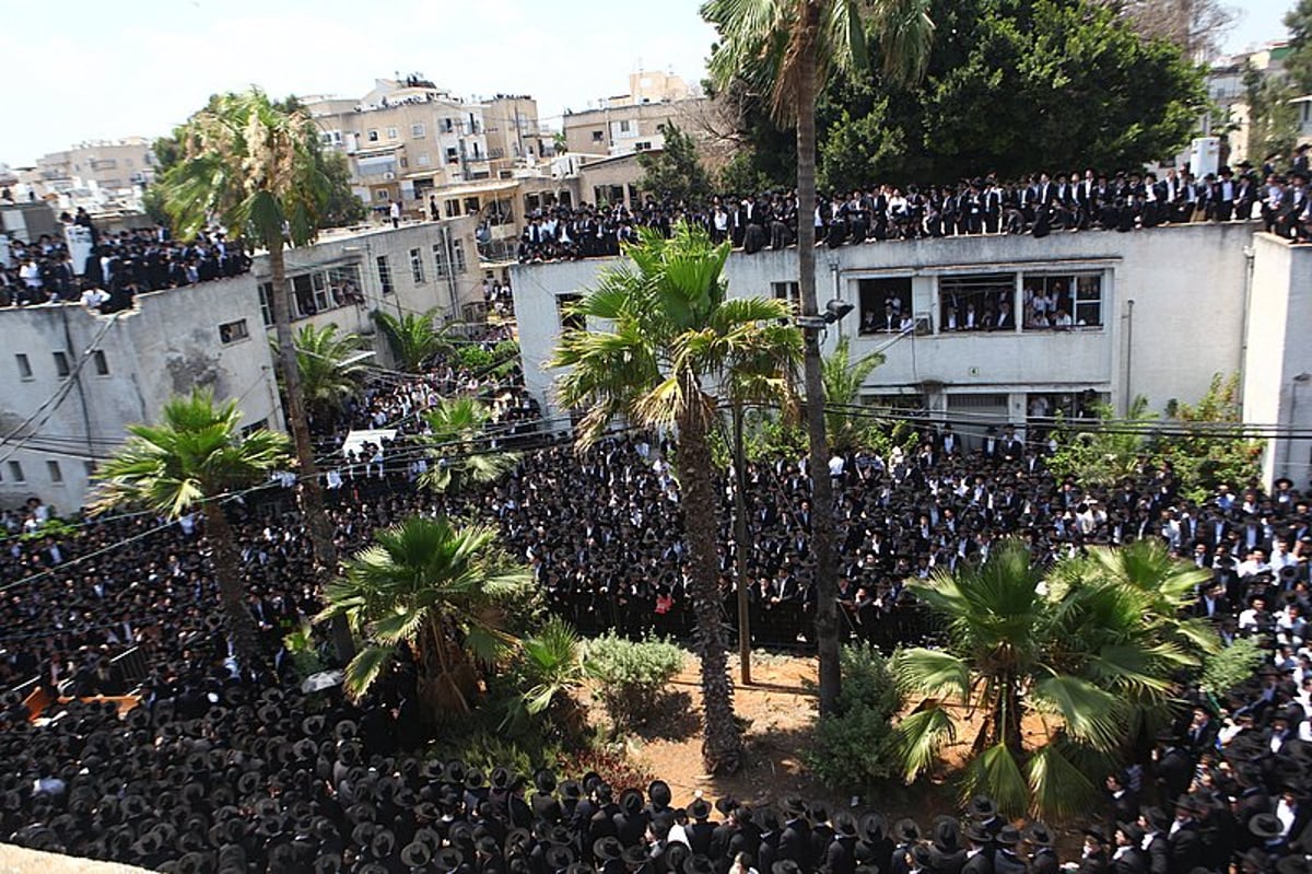 מאה אלף בהלווית מרן רבי מיכל-יהודה לפקוביץ' זצ"ל