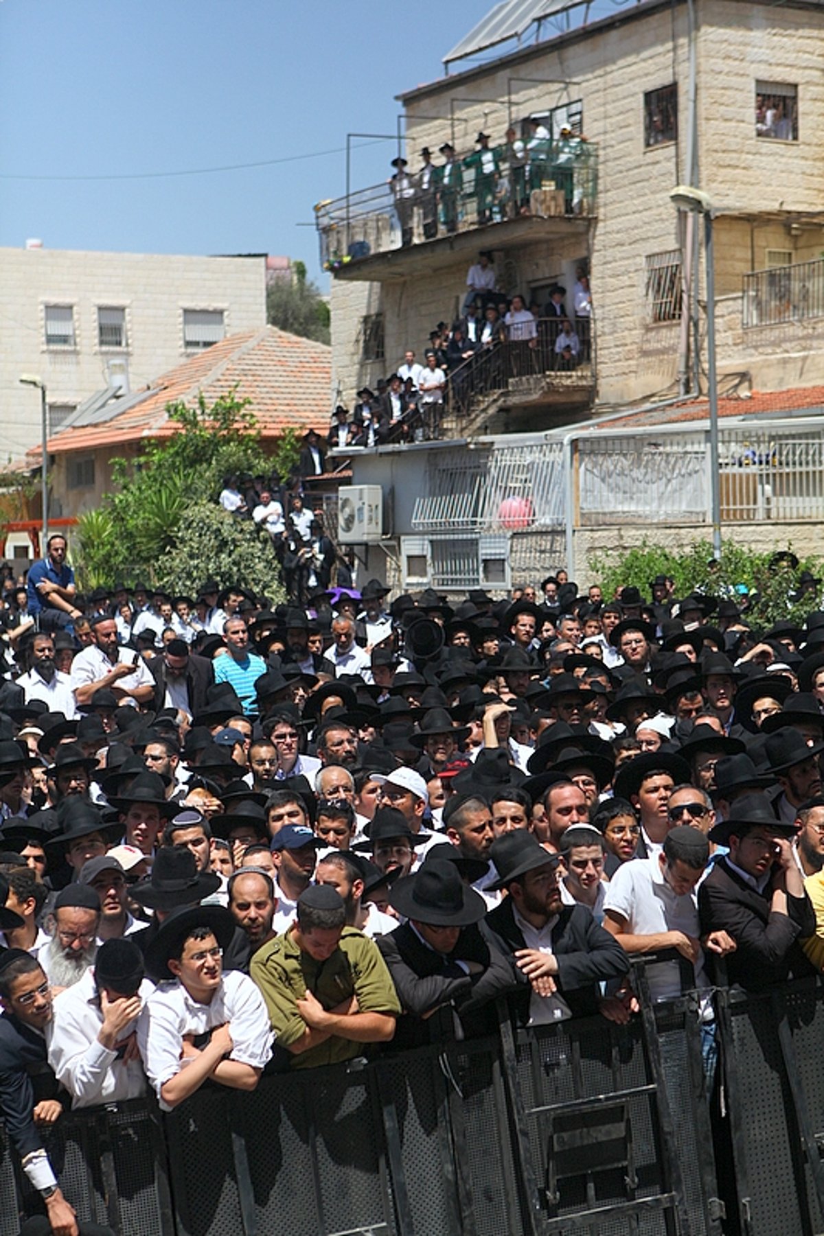 אחר מיטתו של ה'בבא אלעזר': רבבות צעדו, כואבים והמומים