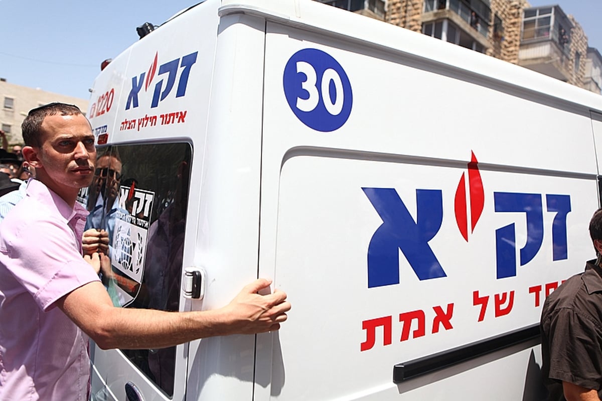 אחר מיטתו של ה'בבא אלעזר': רבבות צעדו, כואבים והמומים