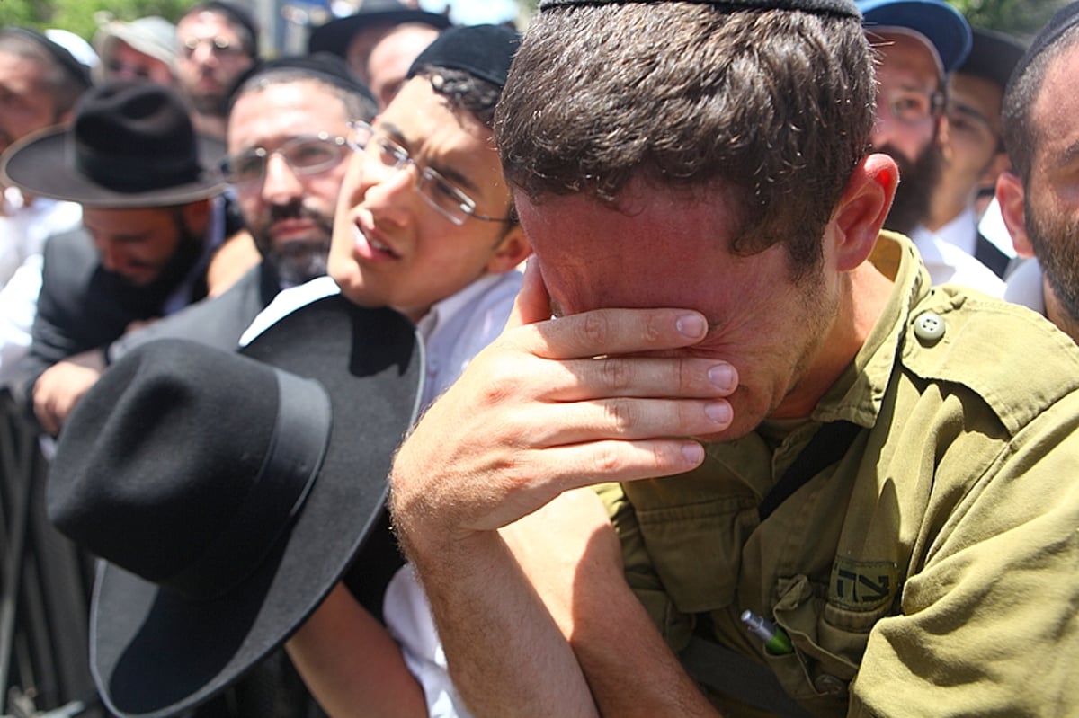 אחר מיטתו של ה'בבא אלעזר': רבבות צעדו, כואבים והמומים