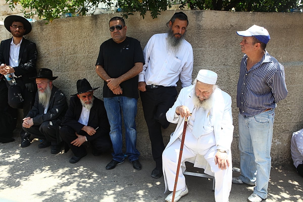 אחר מיטתו של ה'בבא אלעזר': רבבות צעדו, כואבים והמומים