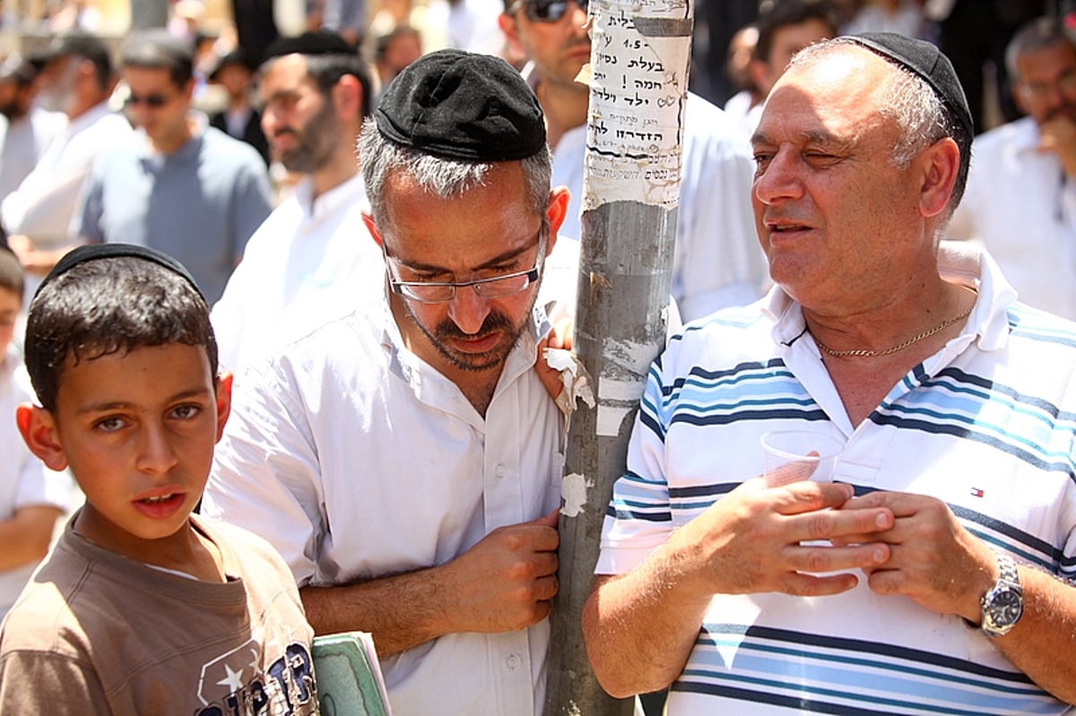 אחר מיטתו של ה'בבא אלעזר': רבבות צעדו, כואבים והמומים