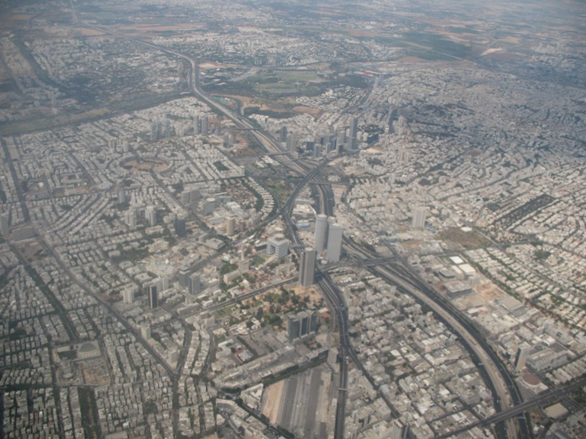 ה'פינאלה': יעקב וידר בגונדולה משייט 'על המים' בעיר ונציה