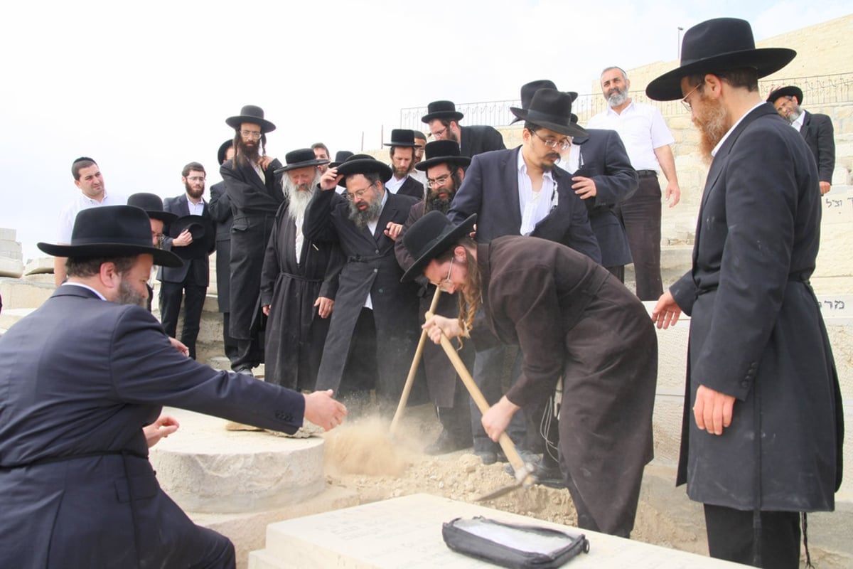 הרב שלום בער ליפשיץ איננו ● הלווית יו"ר יד לאחים