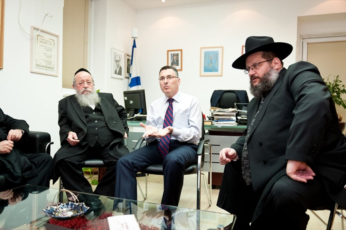 גדעון סער מתכונן לחג