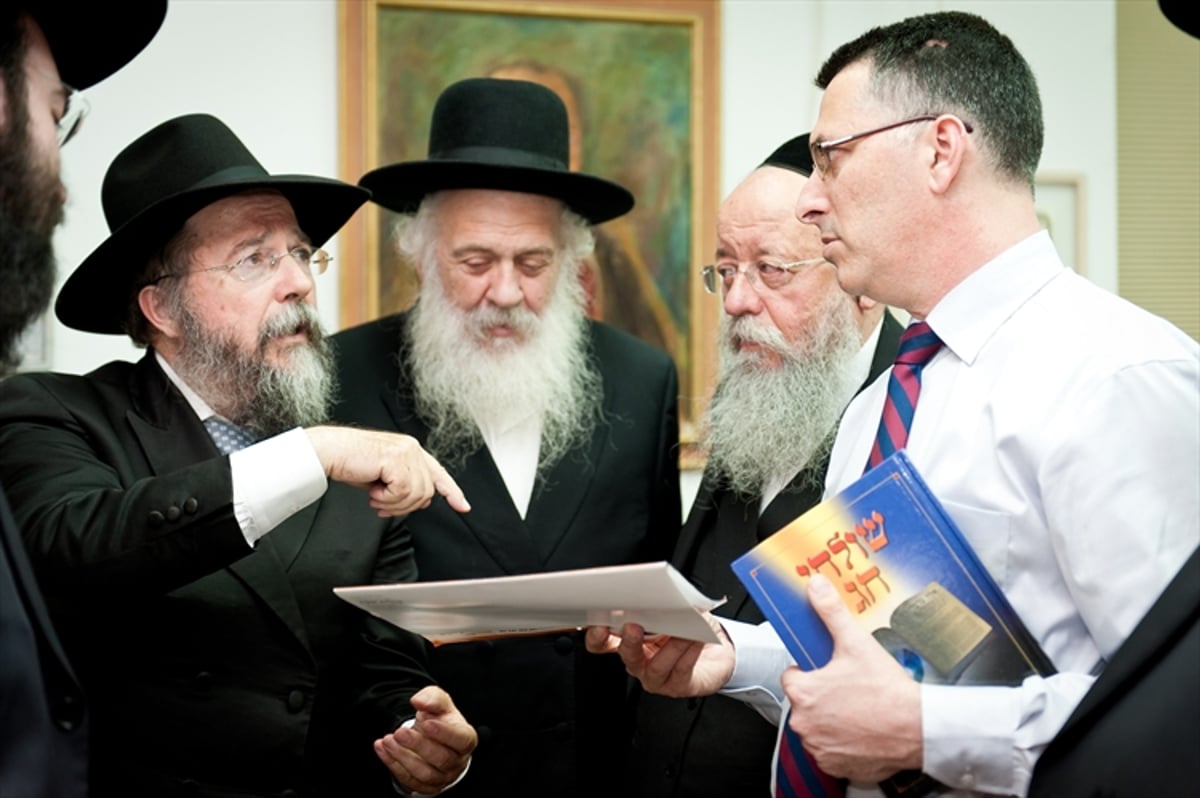 גדעון סער מתכונן לחג