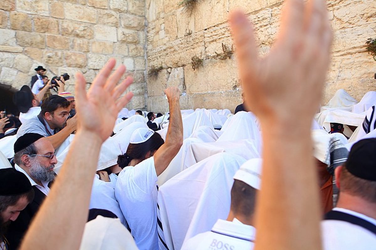 נערכים: מעמד ברכת הכוהנים הוקדש לזכותו של גלעד שליט