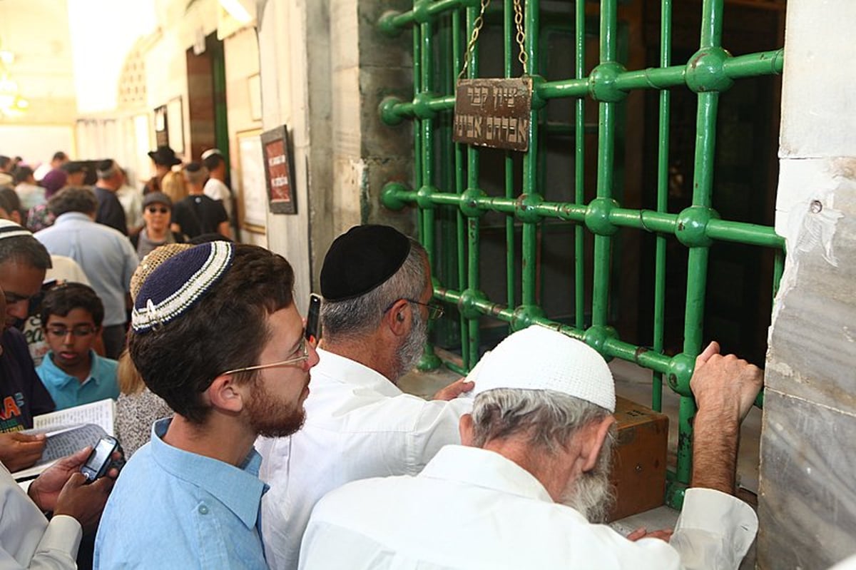 ימי חול המועד: רבבות חוגגים בעיר האבות חברון ● מרהיב