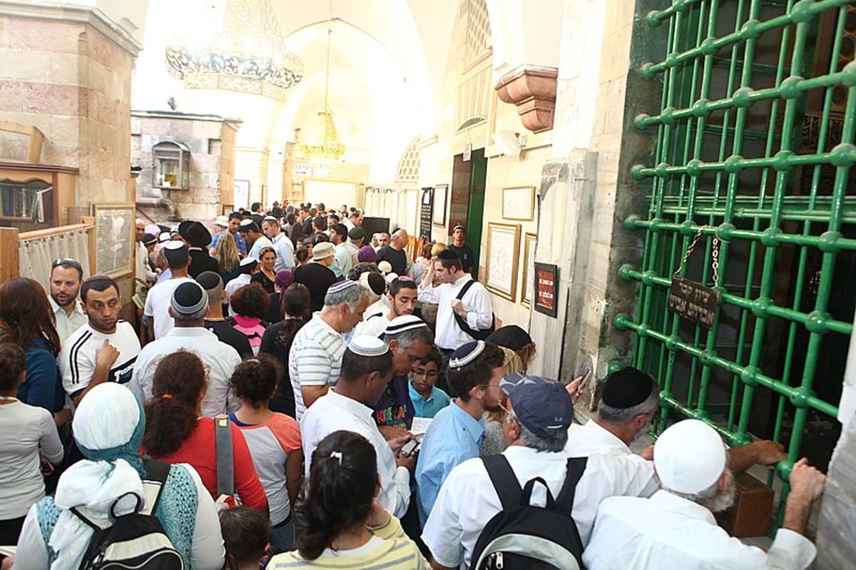 ימי חול המועד: רבבות חוגגים בעיר האבות חברון ● מרהיב