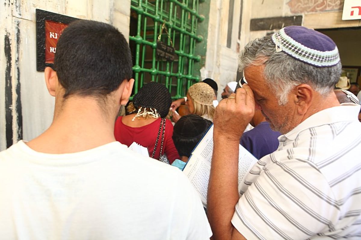 ימי חול המועד: רבבות חוגגים בעיר האבות חברון ● מרהיב