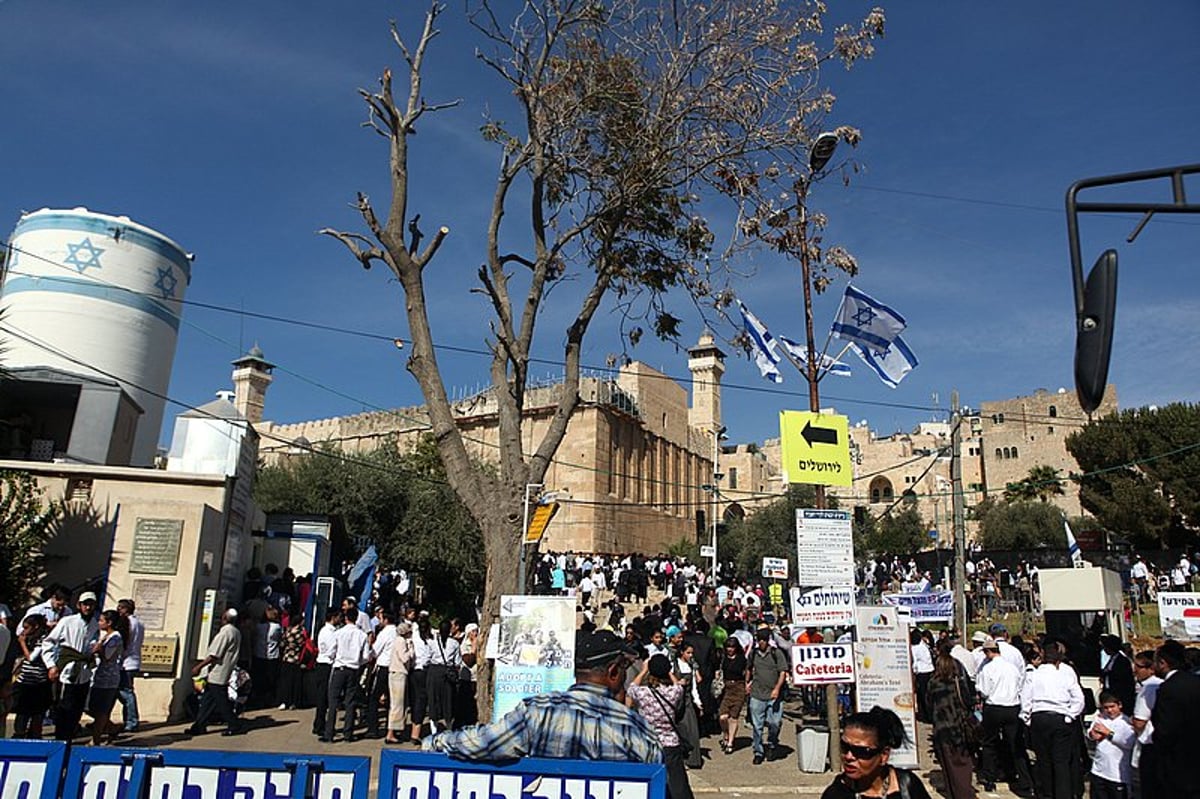 ימי חול המועד: רבבות חוגגים בעיר האבות חברון ● מרהיב