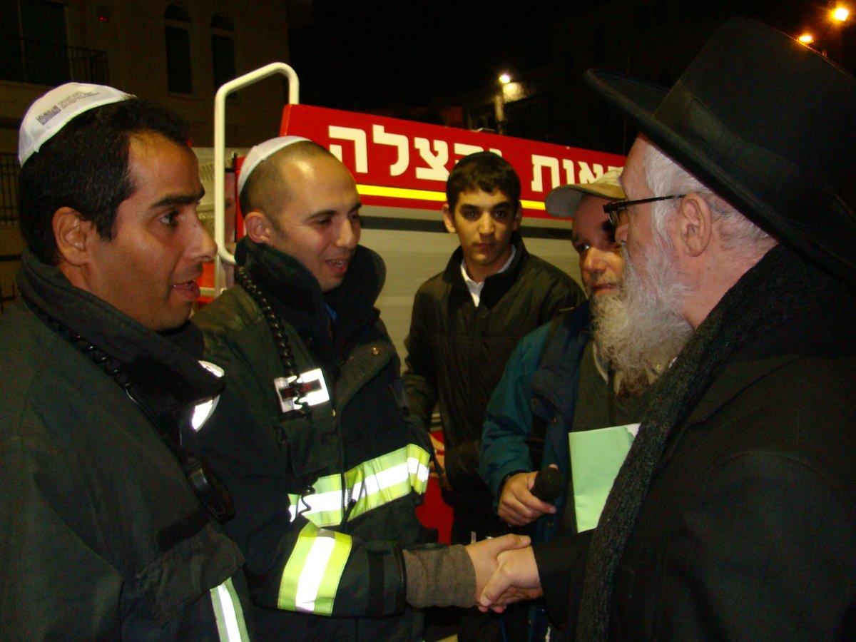 תחת אבטחת שיא: אלפים נוהרים לקבר שמעון הצדיק