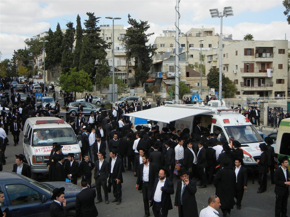 הלווית הענק של הרב פינקל: כך זה נראה במסכי מד"א