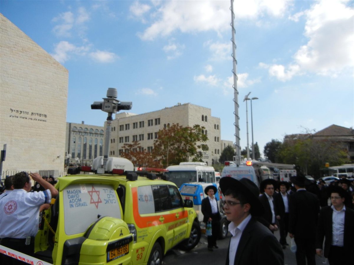 הלווית הענק של הרב פינקל: כך זה נראה במסכי מד"א