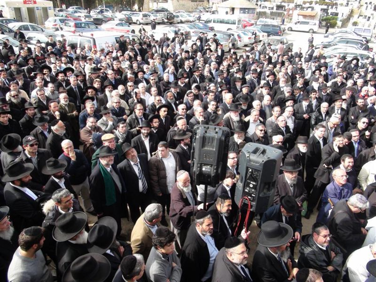 מפריז לירושלים: הלווית הרב משאש זצ"ל