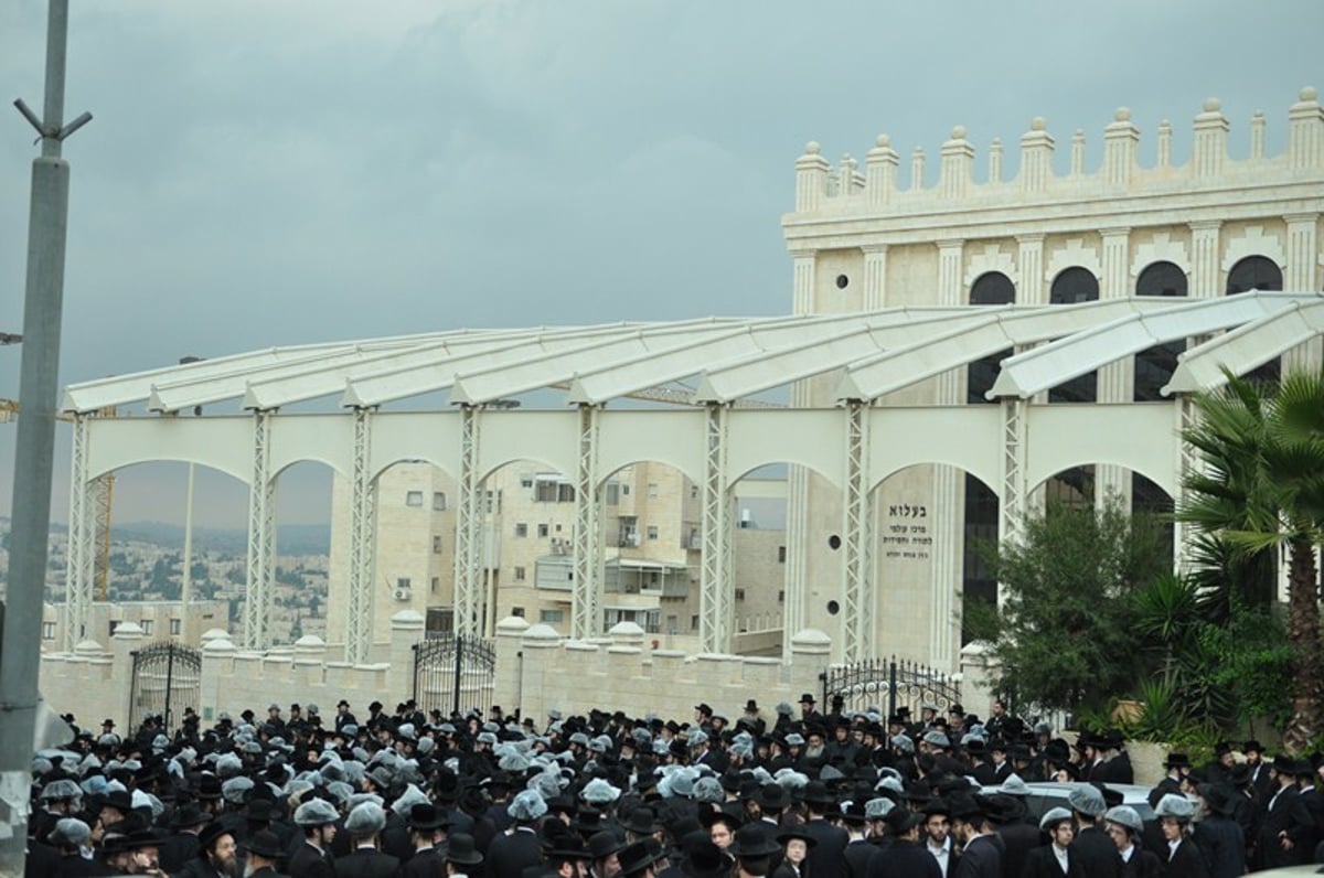 דרכו האחרונה: אלפים בהלווית גאב"ד קוממיות, הגרמ"מ זצ"ל