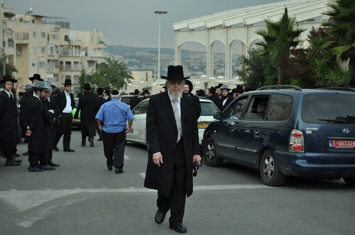 דרכו האחרונה: אלפים בהלווית גאב"ד קוממיות, הגרמ"מ זצ"ל