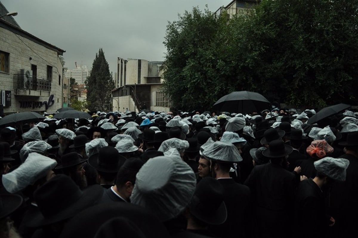 דרכו האחרונה: אלפים בהלווית גאב"ד קוממיות, הגרמ"מ זצ"ל