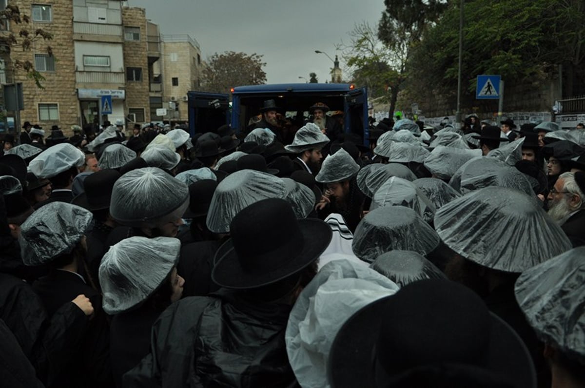 דרכו האחרונה: אלפים בהלווית גאב"ד קוממיות, הגרמ"מ זצ"ל