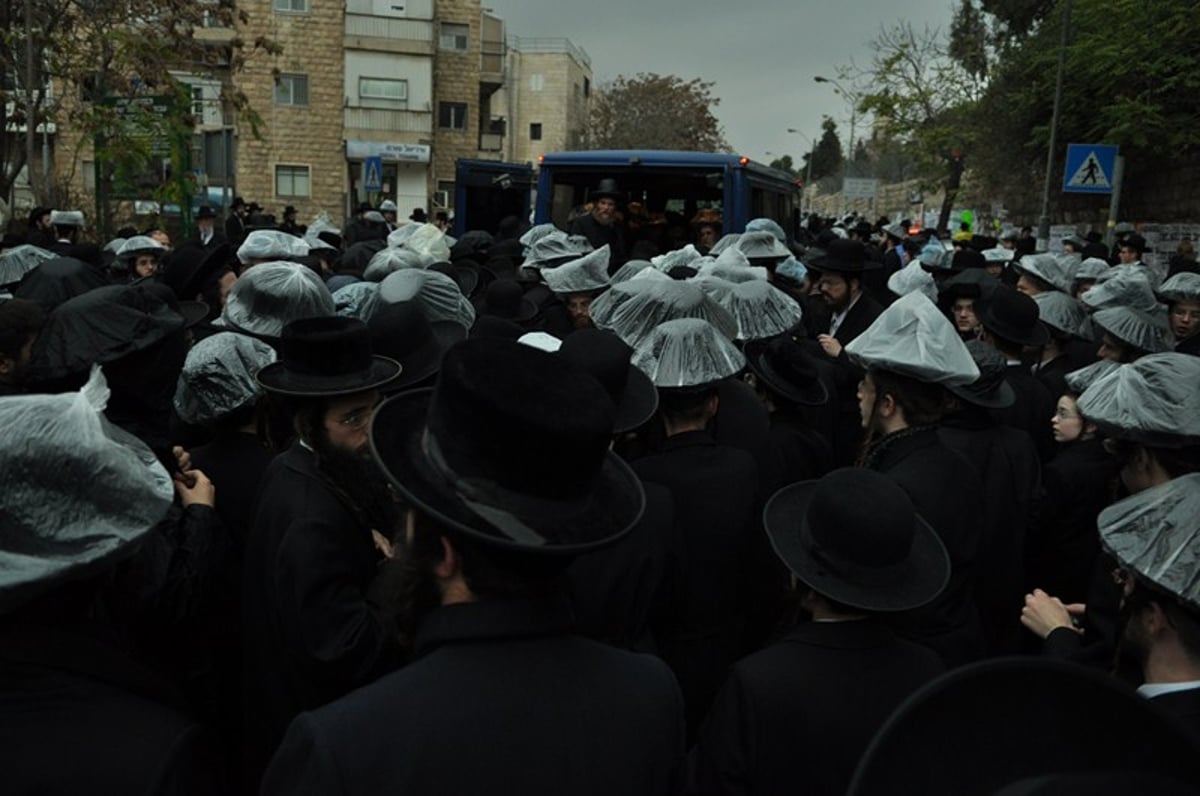 דרכו האחרונה: אלפים בהלווית גאב"ד קוממיות, הגרמ"מ זצ"ל