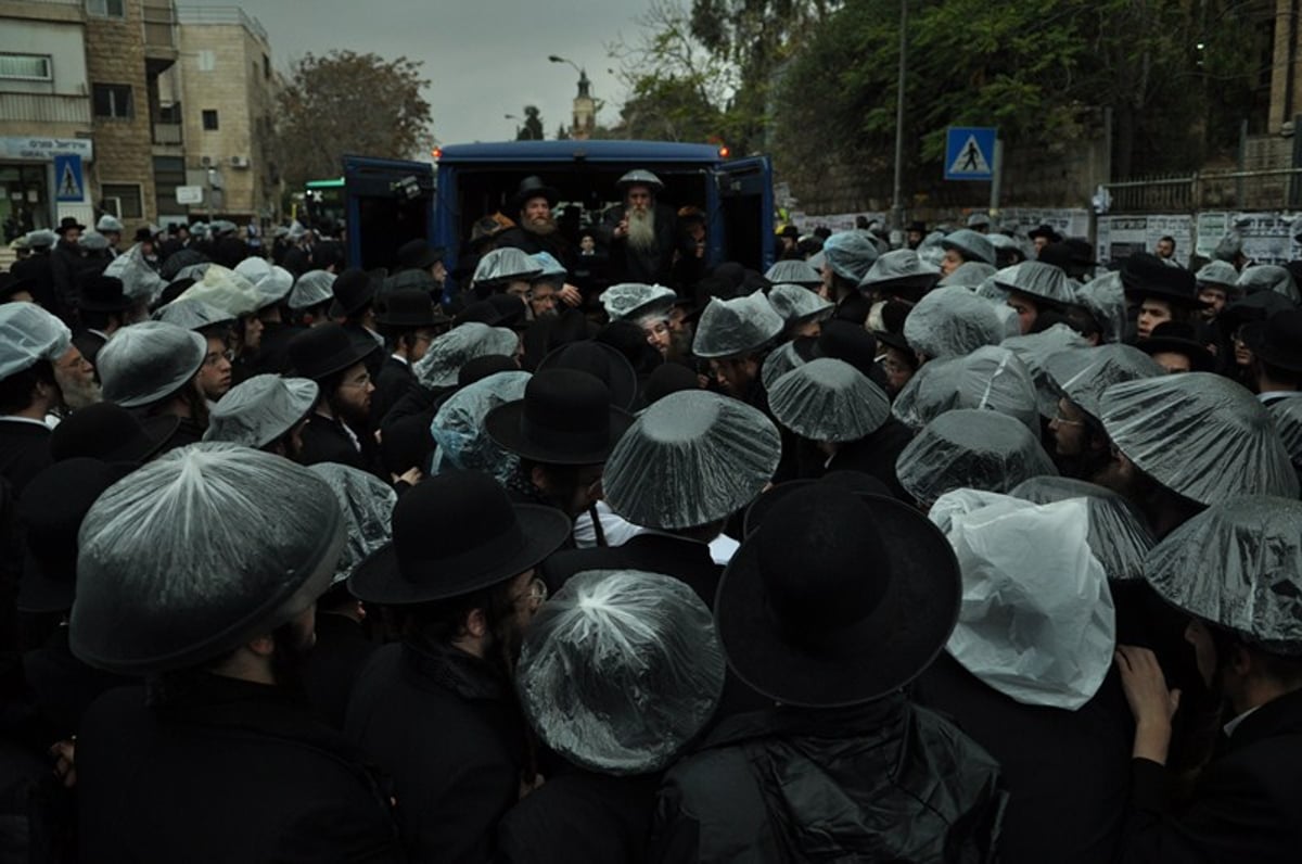 דרכו האחרונה: אלפים בהלווית גאב"ד קוממיות, הגרמ"מ זצ"ל