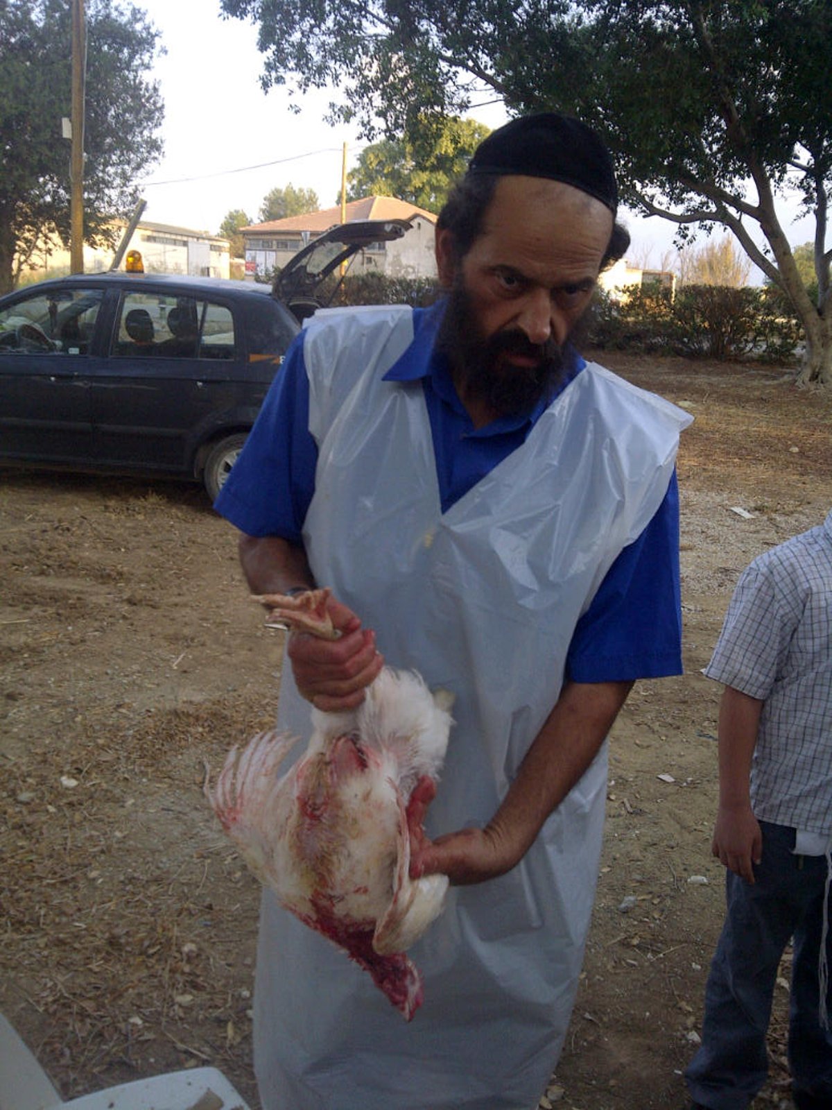 גאב"ד קוממיות בעת ה'כפרות': "למה צריך לצלם אותי?"