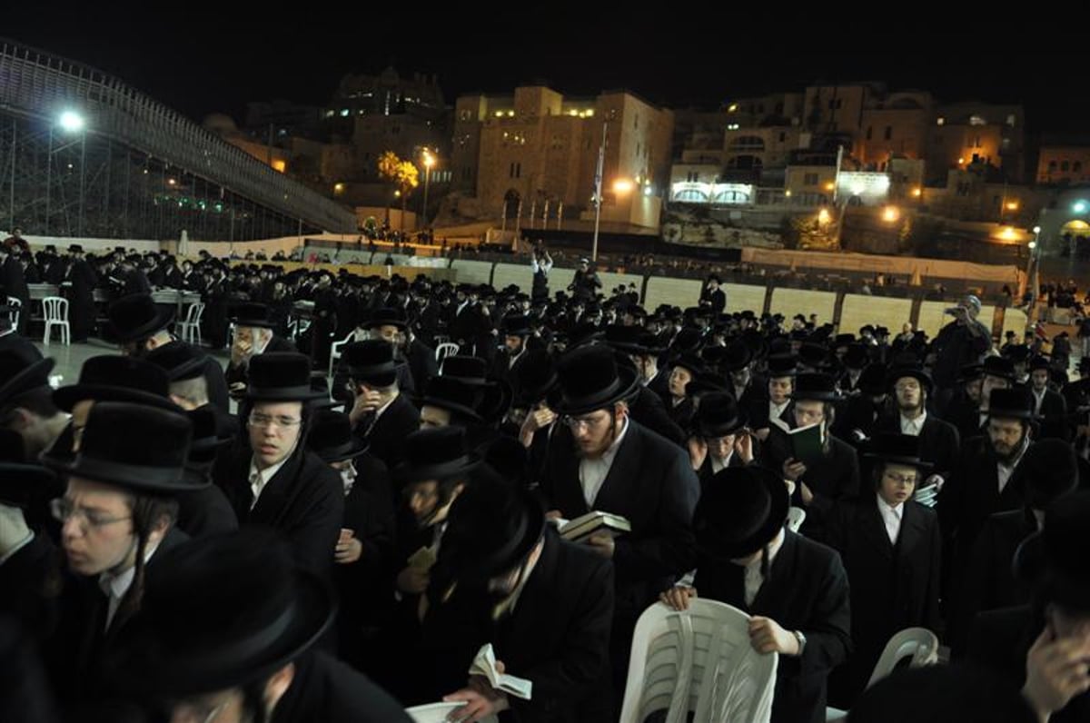 ויז'ניץ: "אסור לצלם את השמחה בסלולרי"