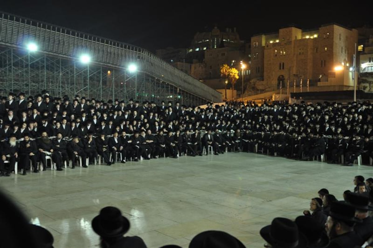 ויז'ניץ: "אסור לצלם את השמחה בסלולרי"