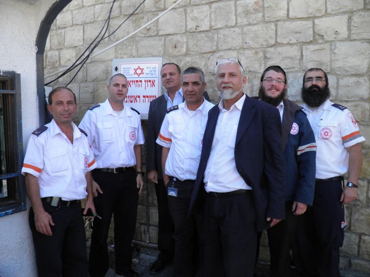 לראשונה בציון הרשב"י: הותקן ארון להצלת חיים