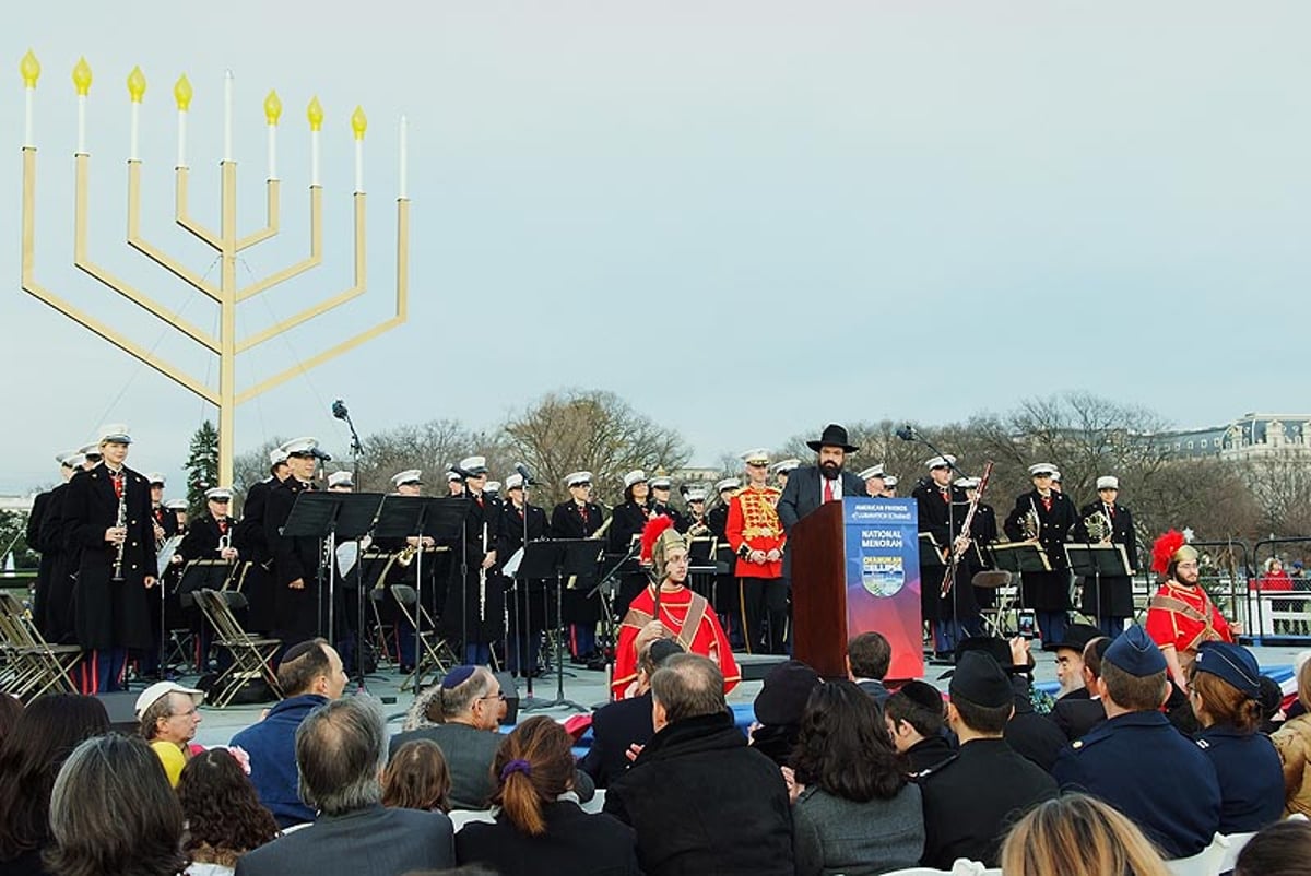 אלפי שליחי חב"ד ערכו הדלקות מרכזיות ברחבי העולם