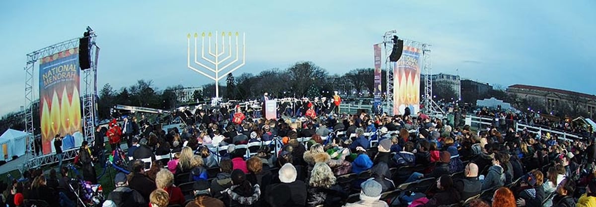 אלפי שליחי חב"ד ערכו הדלקות מרכזיות ברחבי העולם