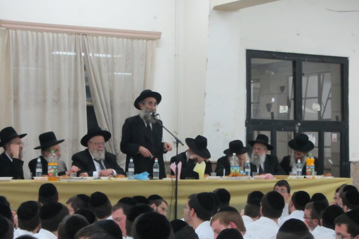 חנוכה, נוסח פוניבז'