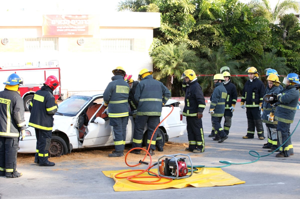 השר אלי ישי: "כולנו סובלים מהקיצונים"